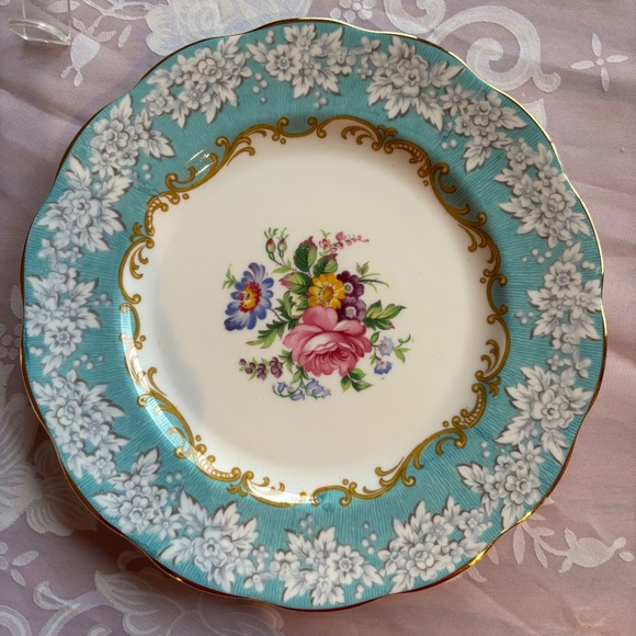 Royal Albert Enchantment 5 Piece Place Setting - Pristine - Picture 4 of 9